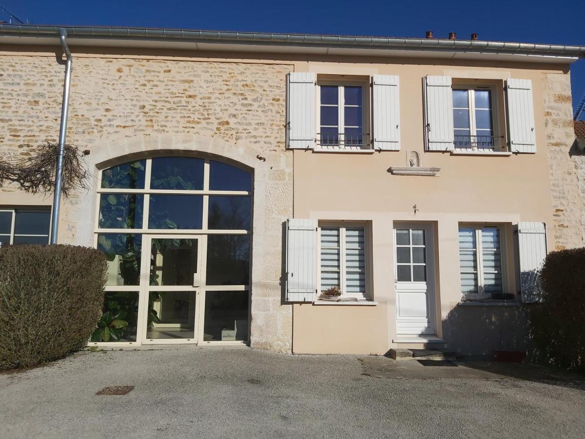 Hebergements Sylvain Neuilly-l'Eveque Exterior photo
